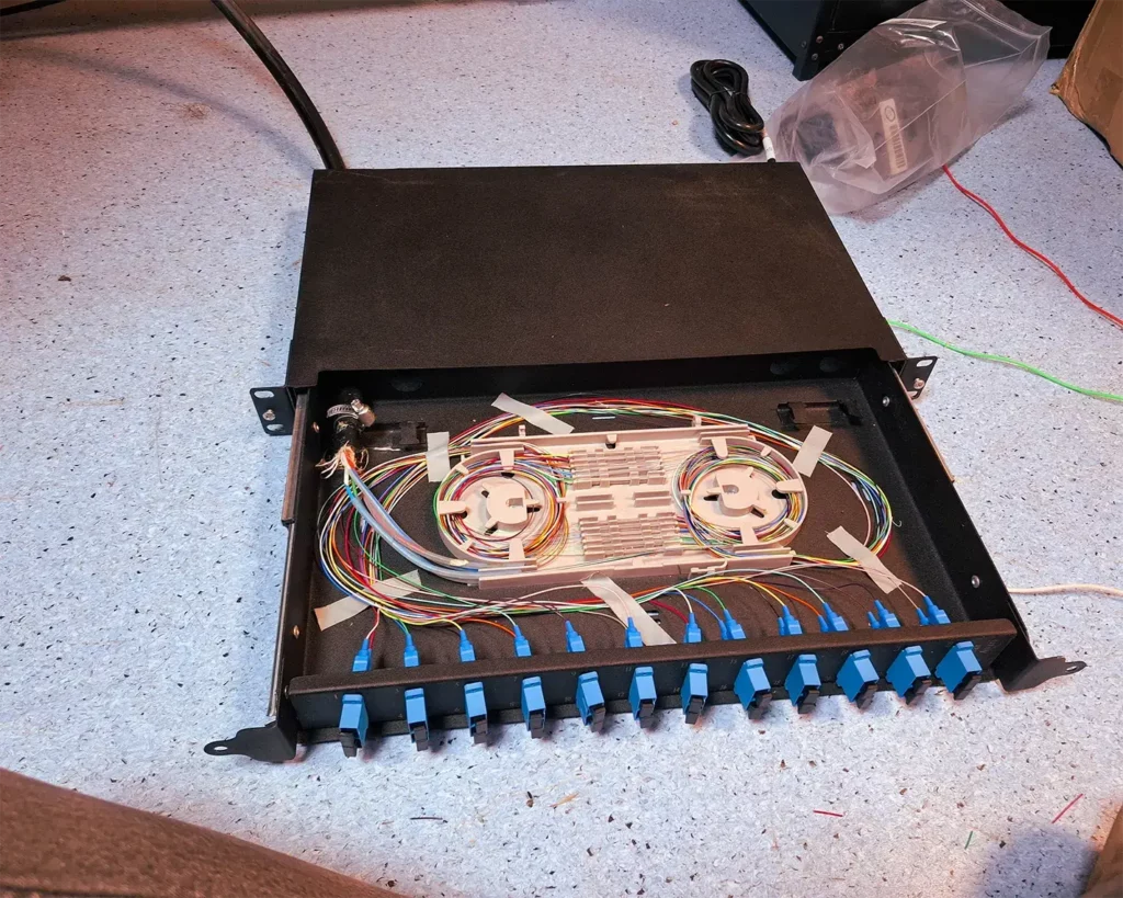 اینترنت فیبرنوری میدان نفتی آزادگان